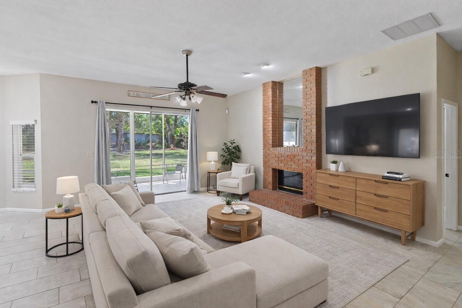 1190 DEER LAKE CIRCLE