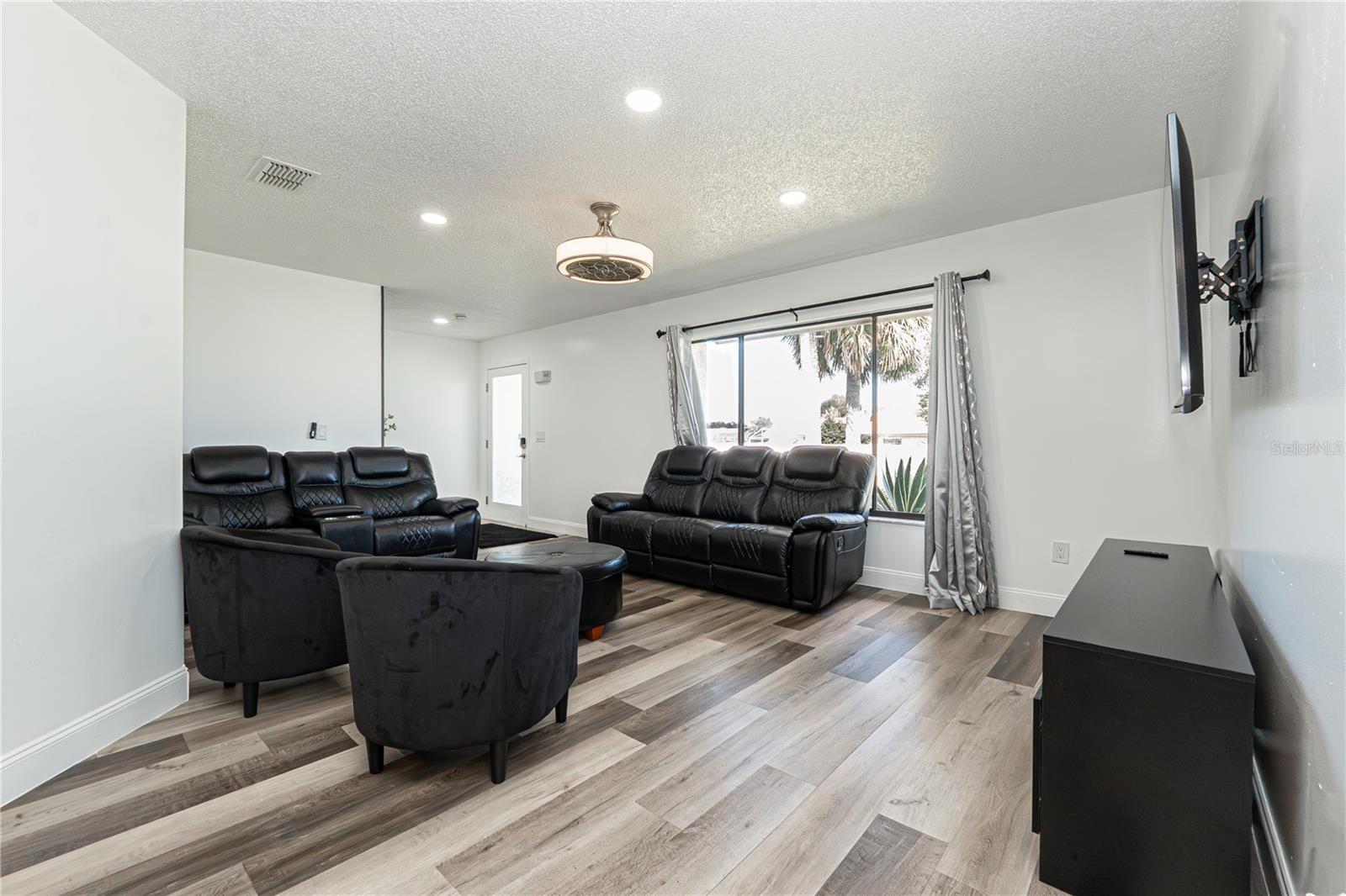 INDIAN RIDGE UNIT 2 - Residential Lease