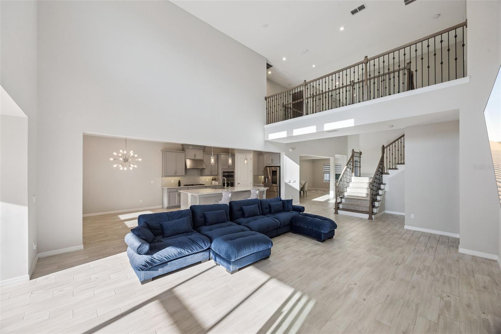 1218 HILLCREST VIEW LOOP