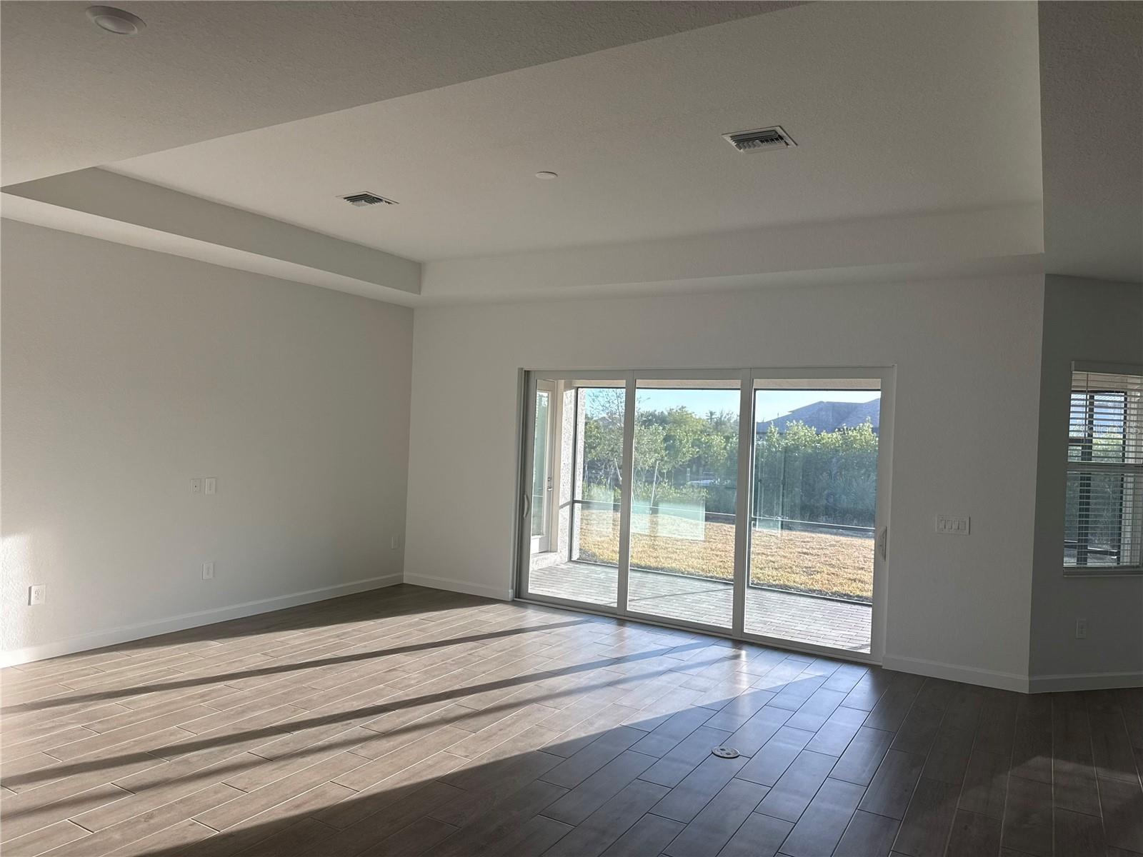 HARBOR ESTATE - Residential Lease