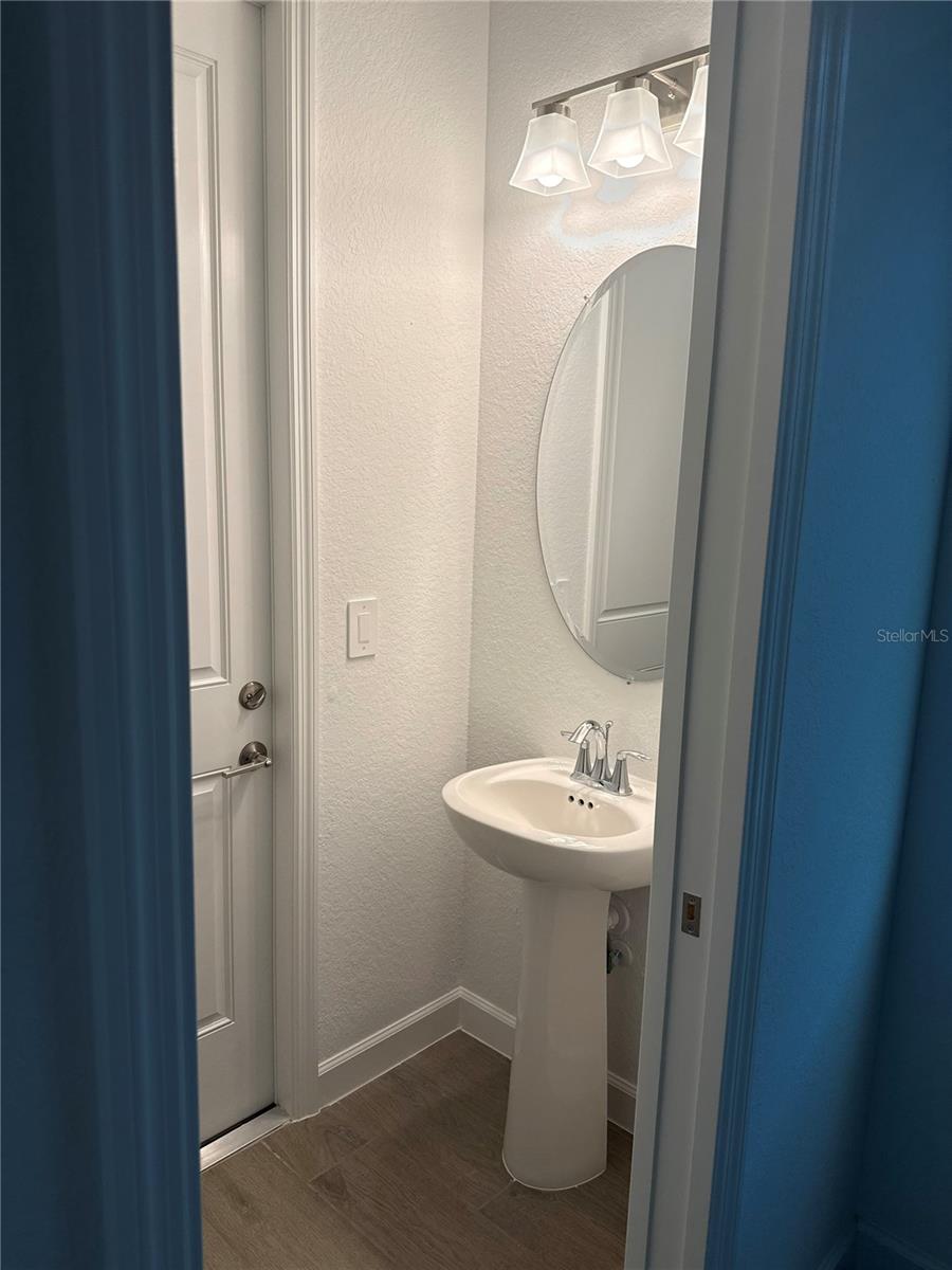 HARBOR ESTATE - Residential Lease