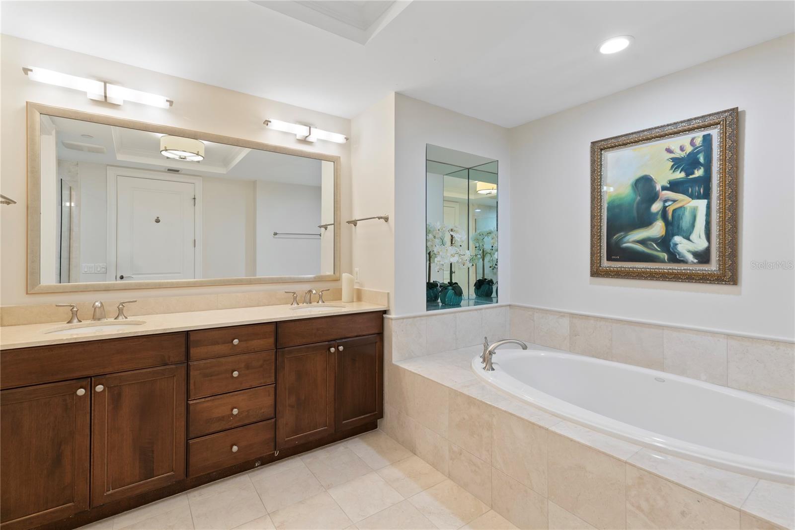 PARKSHORE PLAZA CONDO - Residential Lease