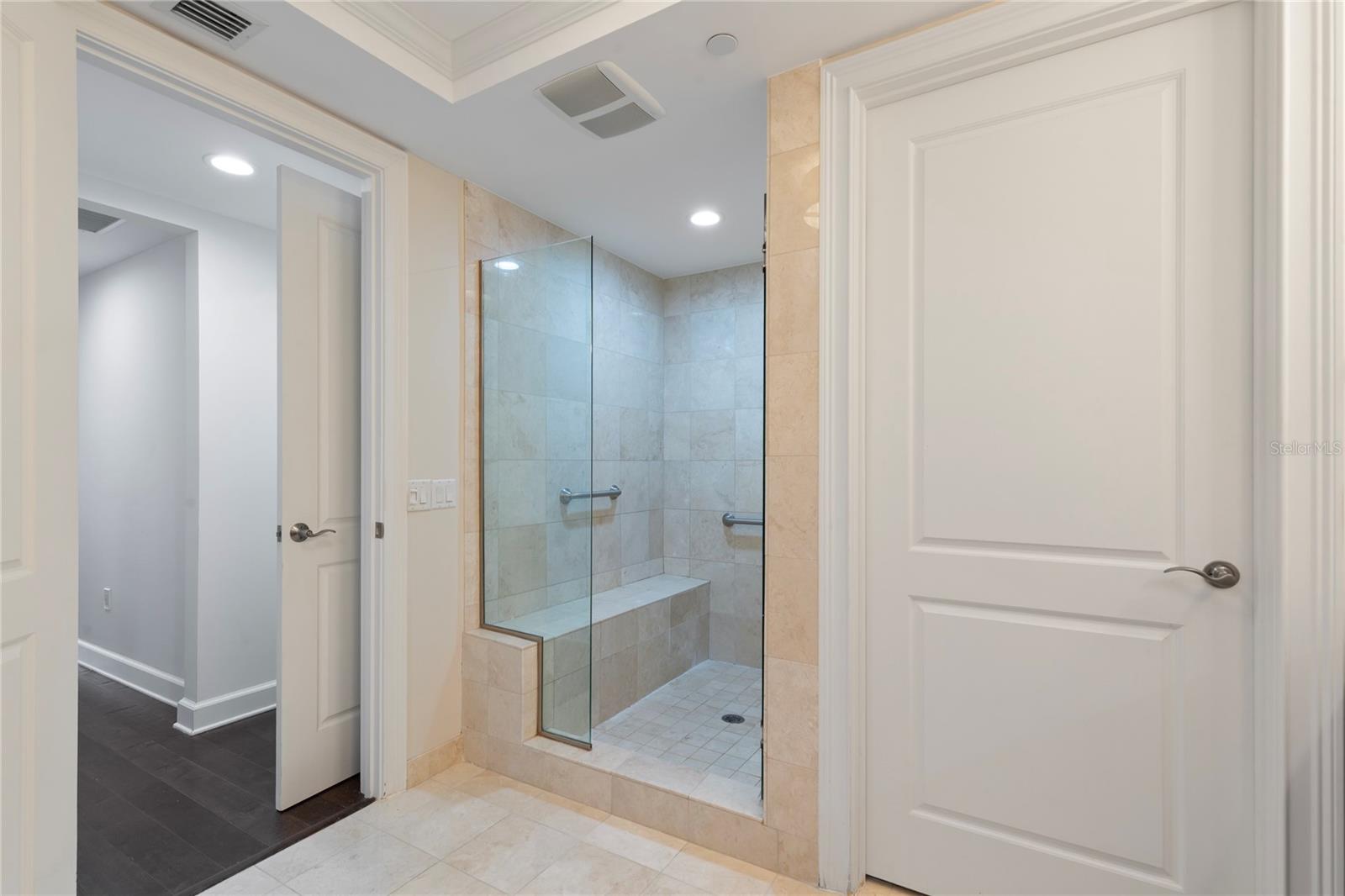 PARKSHORE PLAZA CONDO - Residential Lease