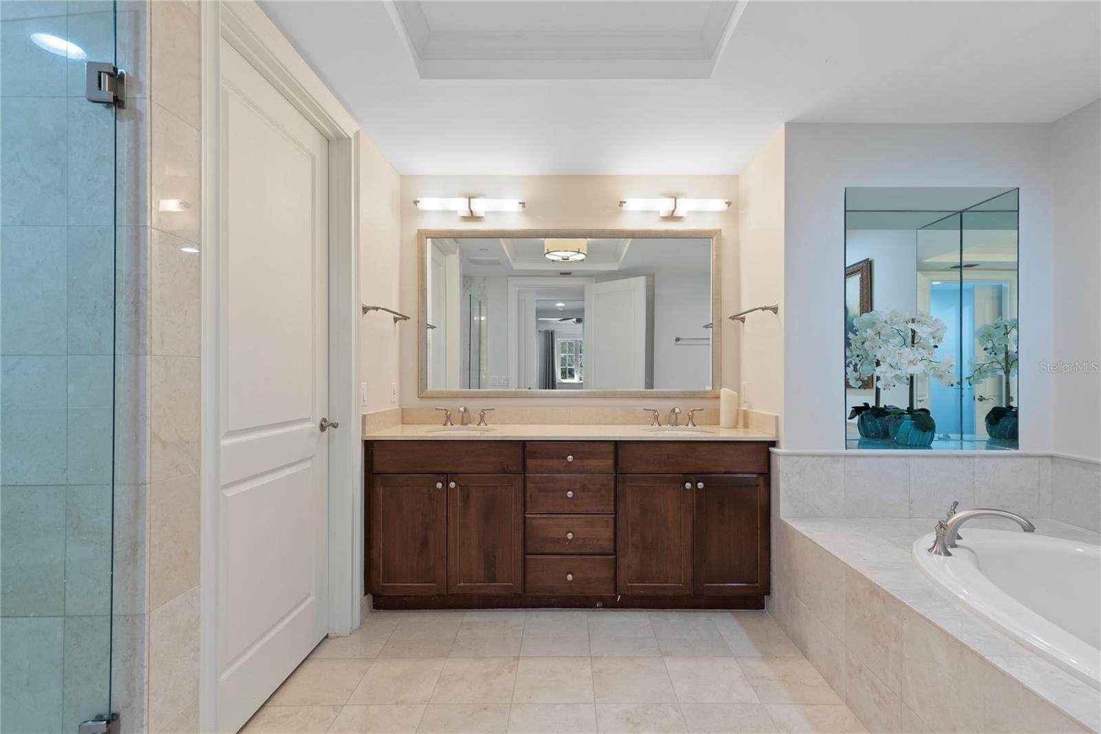 PARKSHORE PLAZA CONDO - Residential Lease