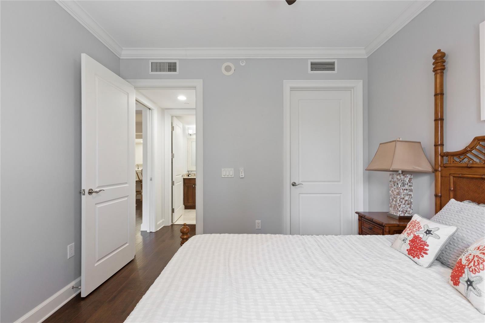 PARKSHORE PLAZA CONDO - Residential Lease