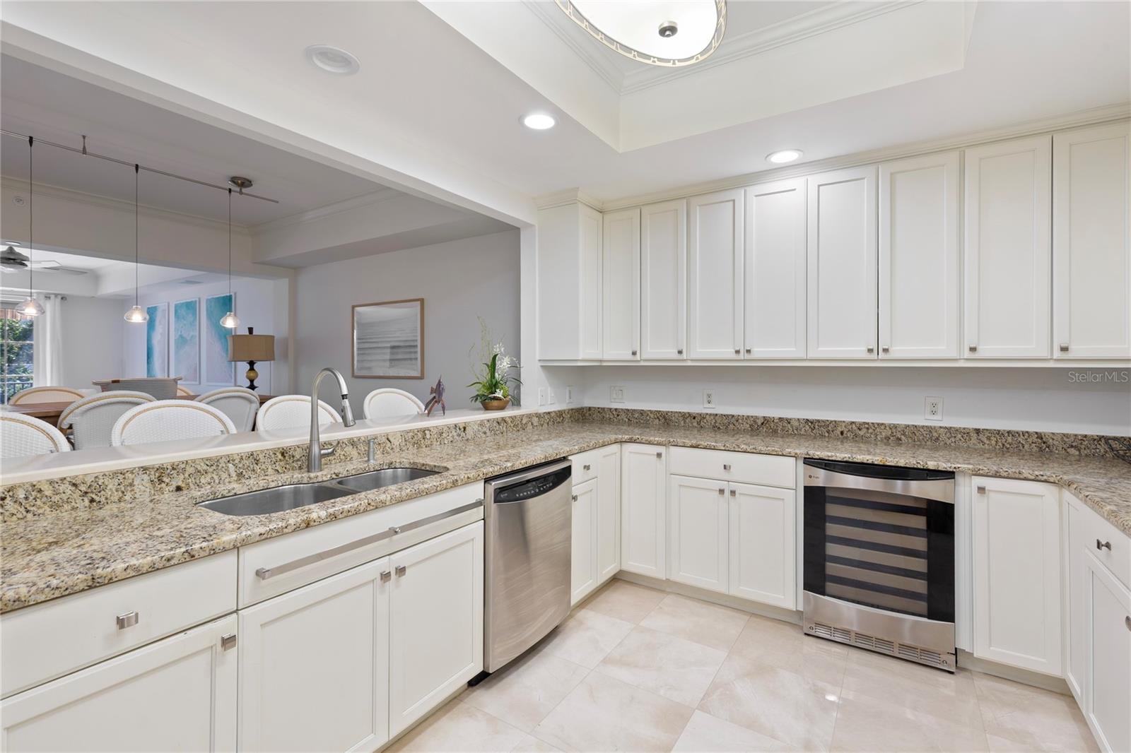 PARKSHORE PLAZA CONDO - Residential Lease