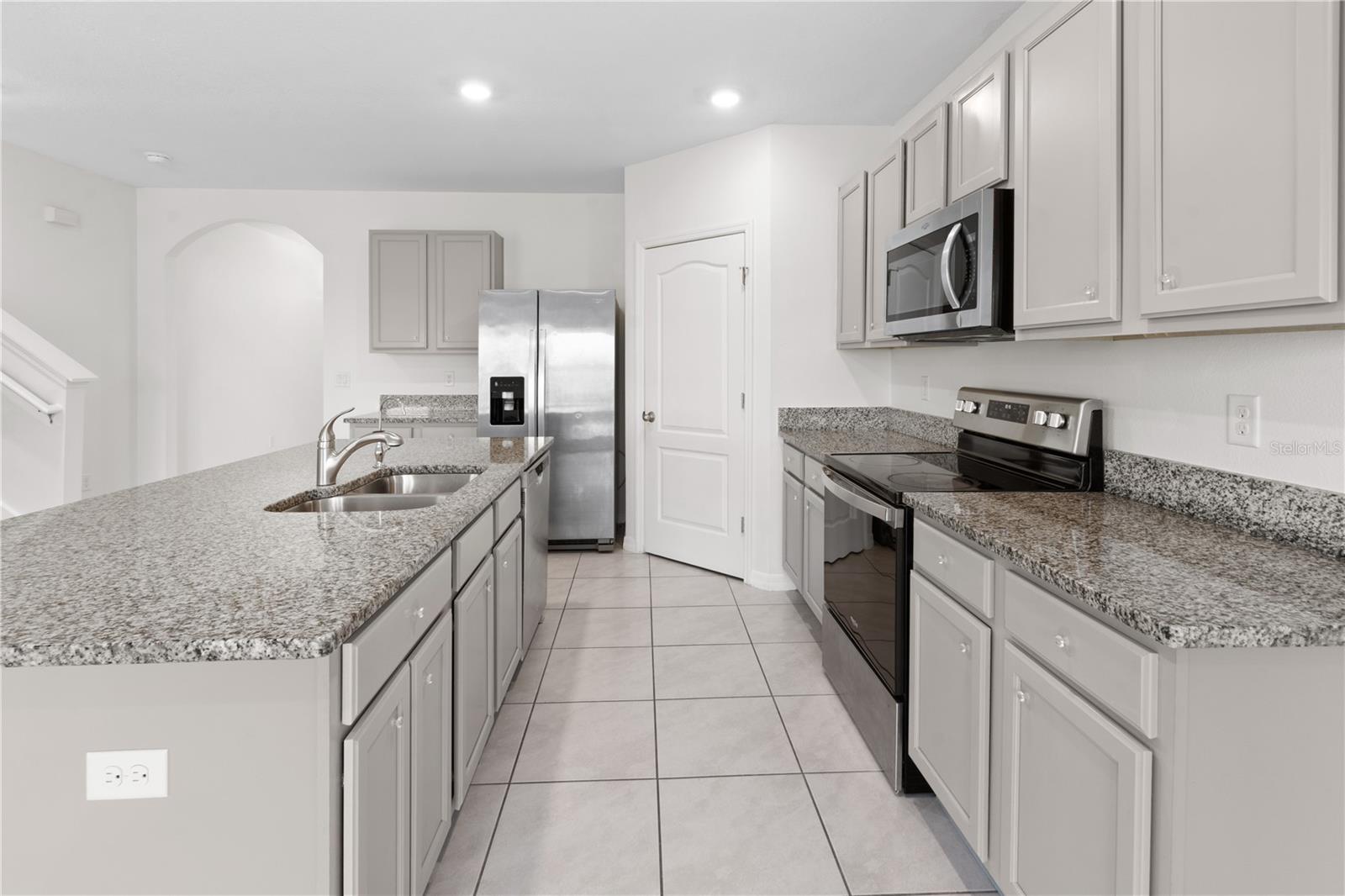 LAKES/LAUREL HLNDS PH 2B - Residential