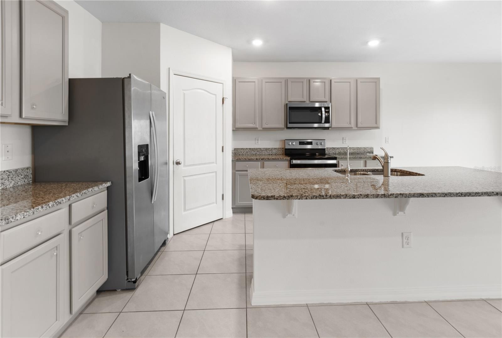 LAKES/LAUREL HLNDS PH 2B - Residential