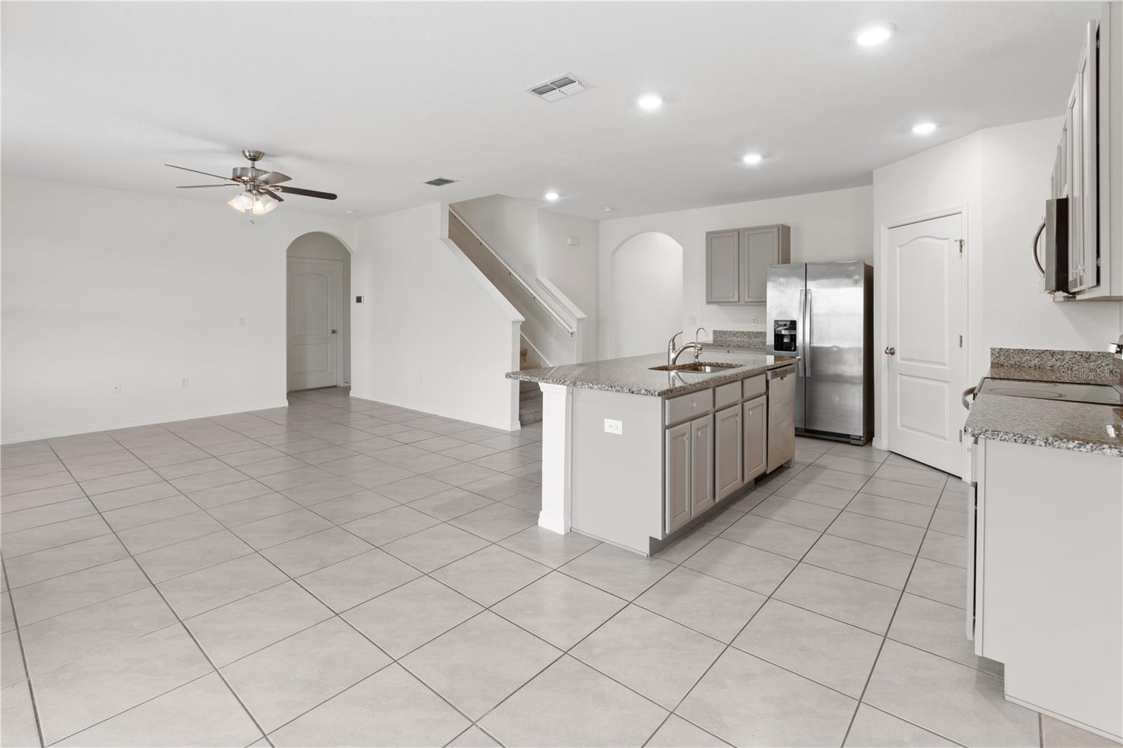 LAKES/LAUREL HLNDS PH 2B - Residential