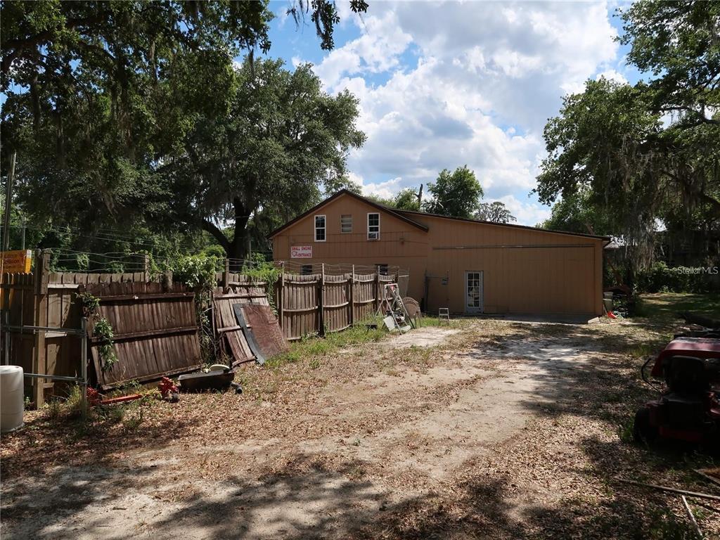 HICKORY HILL RETREATS UNIT 02 - Commercial Sale