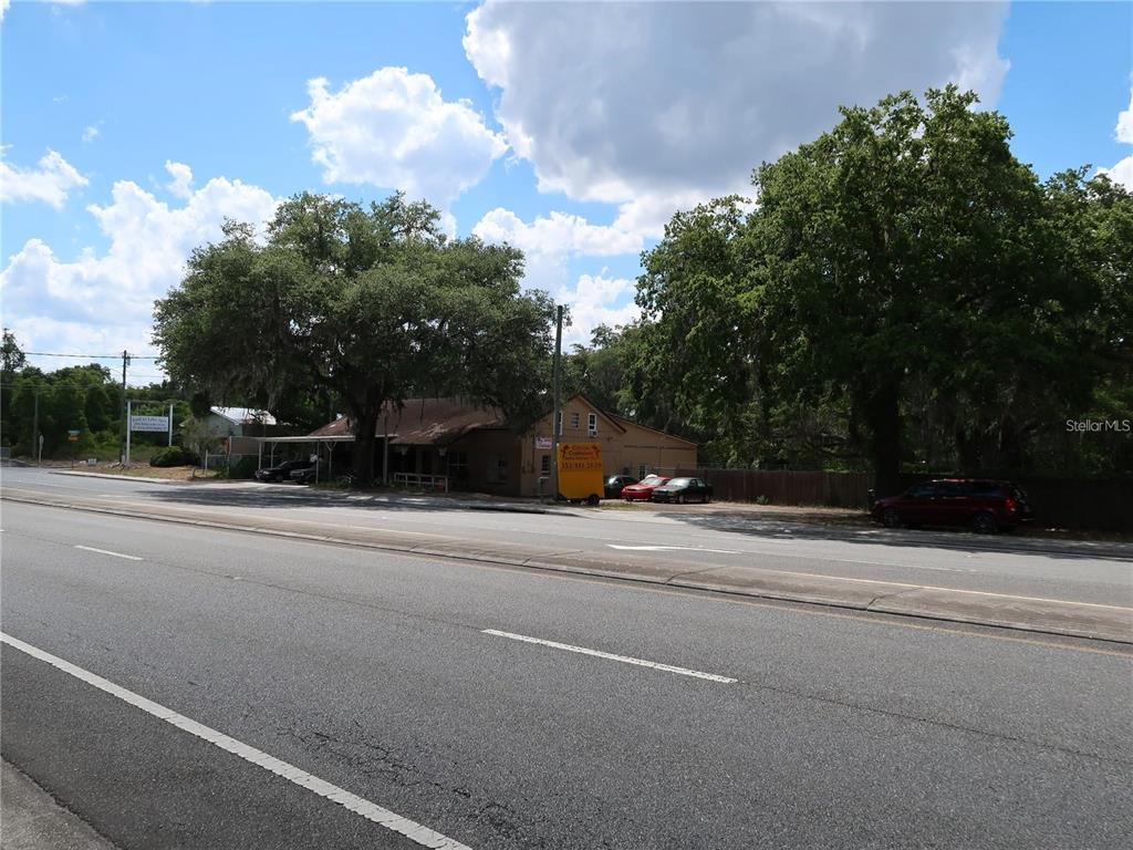 HICKORY HILL RETREATS UNIT 02 - Commercial Sale