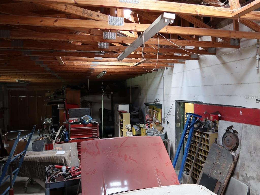 HICKORY HILL RETREATS UNIT 02 - Commercial Sale