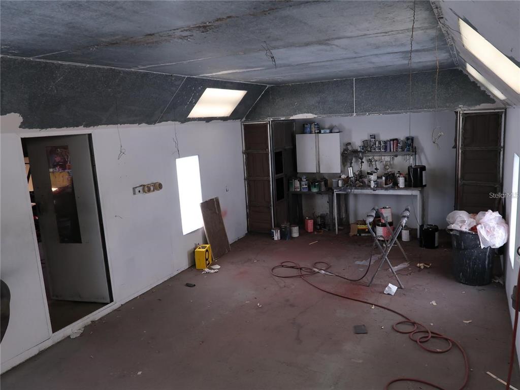 HICKORY HILL RETREATS UNIT 02 - Commercial Sale