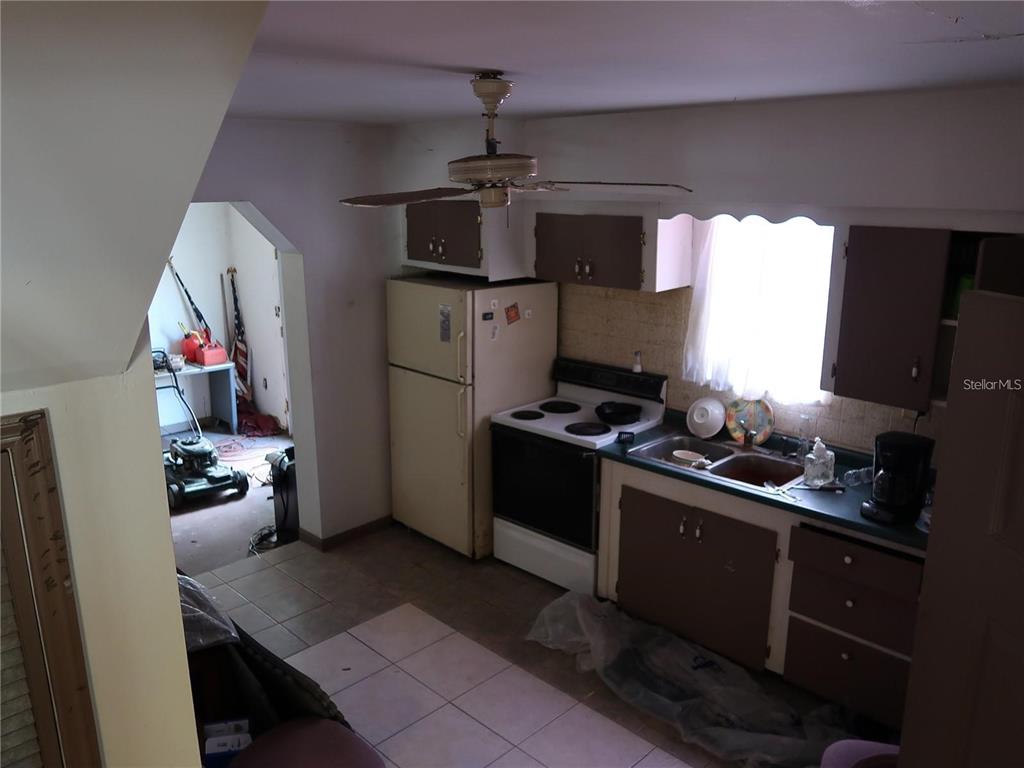 HICKORY HILL RETREATS UNIT 02 - Commercial Sale