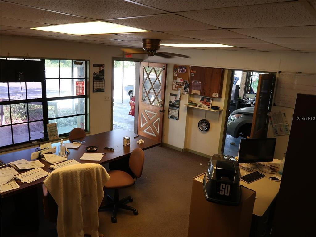 HICKORY HILL RETREATS UNIT 02 - Commercial Sale