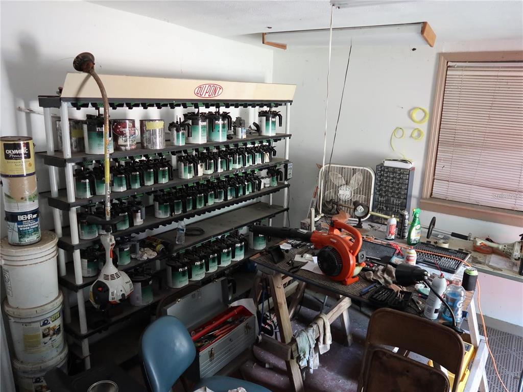 HICKORY HILL RETREATS UNIT 02 - Commercial Sale