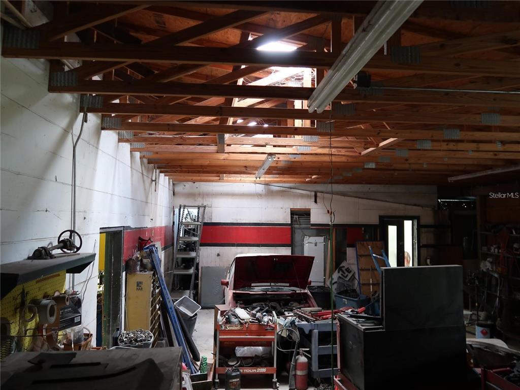 HICKORY HILL RETREATS UNIT 02 - Commercial Sale