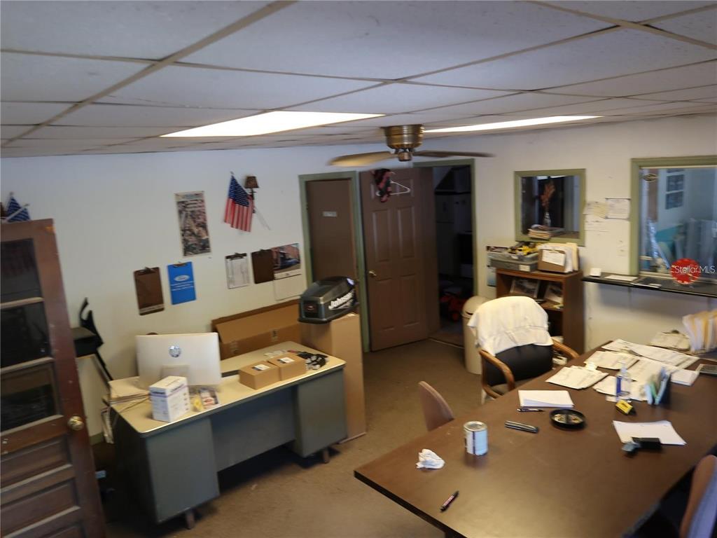 HICKORY HILL RETREATS UNIT 02 - Commercial Sale