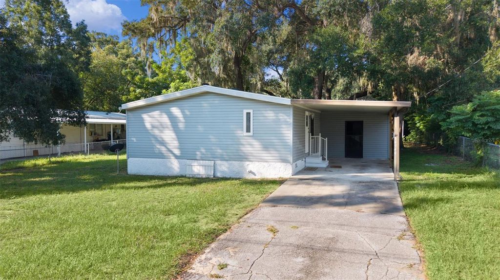 Photo of 16940 SE 101st Court Road, Summerfield, FL 34491 (MLS # G5101405)