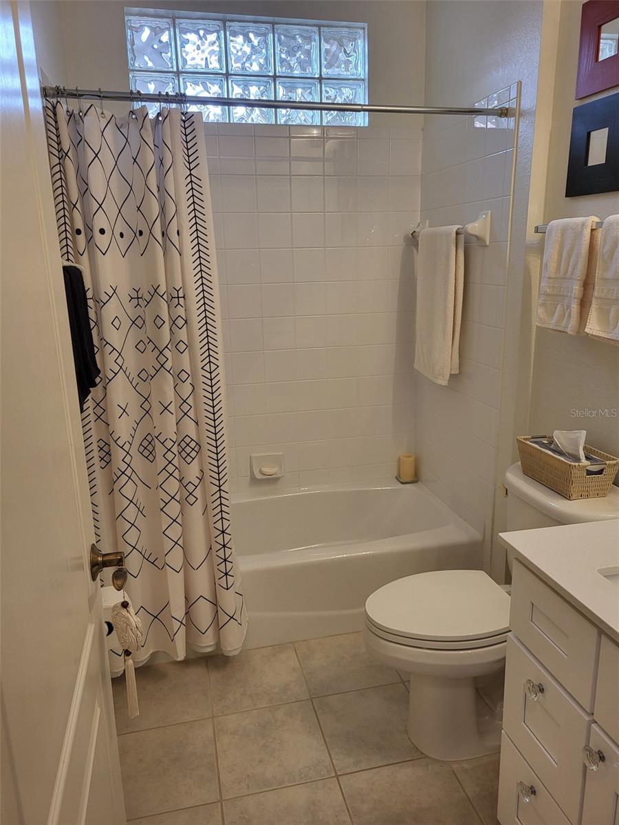 AUBURN WOODS - Residential