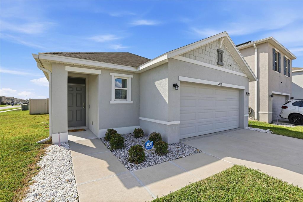 Photo of 2839 Maiden Grass Isle, Wesley Chapel, FL 33543 (MLS # TB8493964)