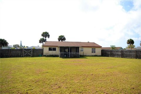 A home in PORT CHARLOTTE