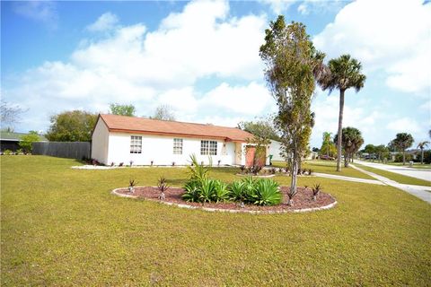 A home in PORT CHARLOTTE