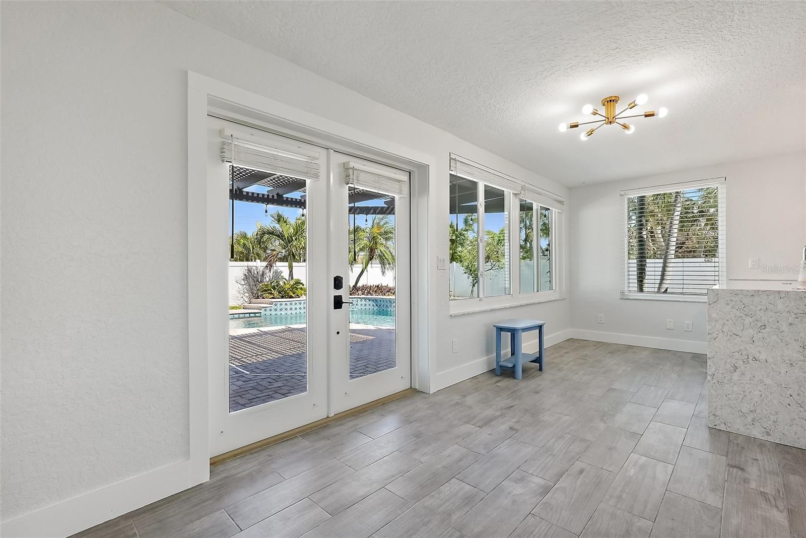 BELLE VISTA SHORES - Residential