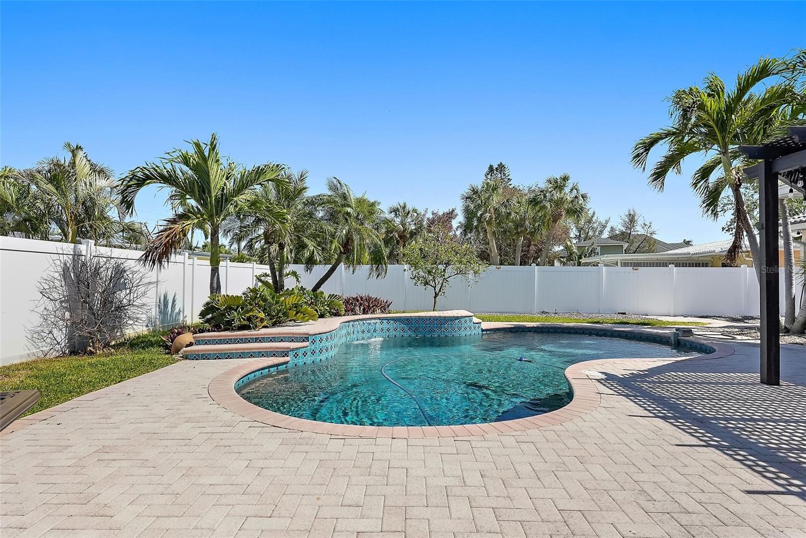 BELLE VISTA SHORES - Residential