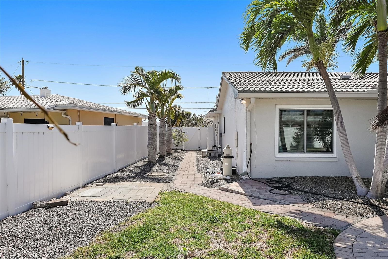 BELLE VISTA SHORES - Residential