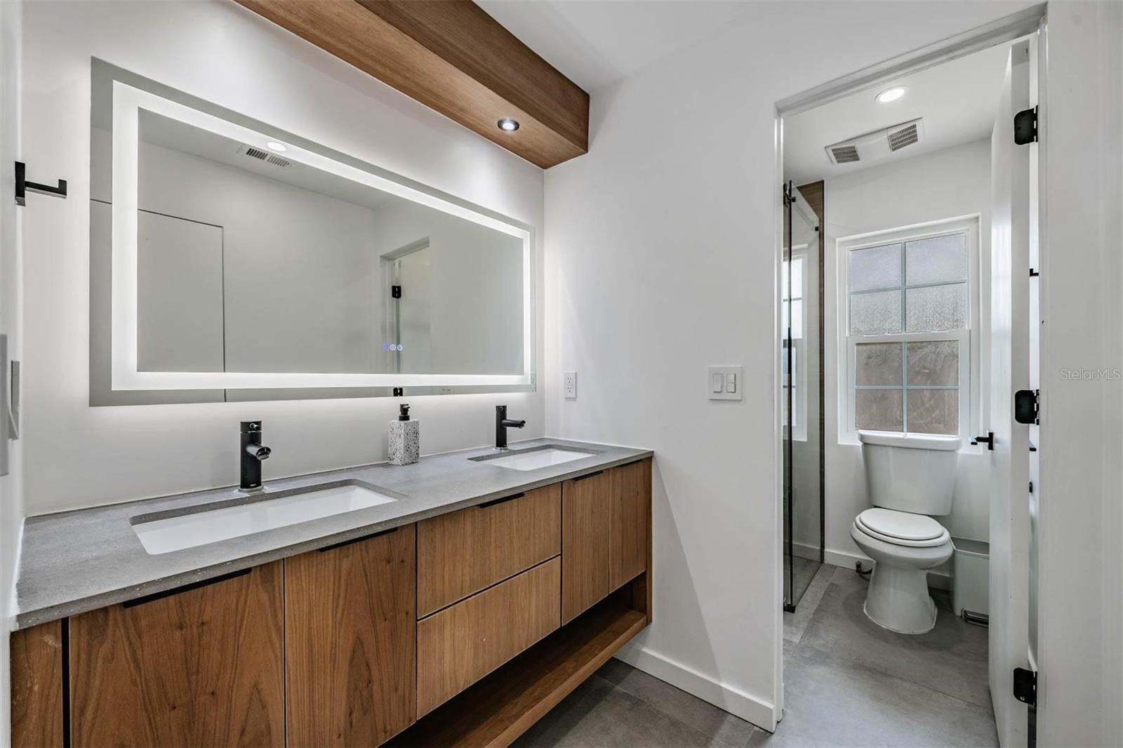 WESTLAKE VILLAGE SEC II - Residential