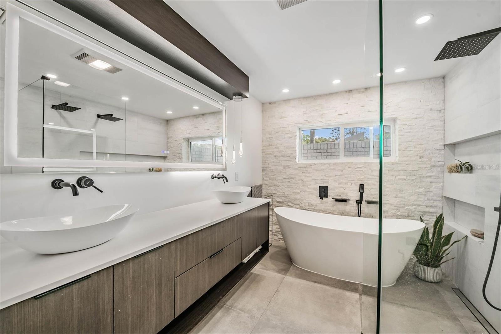 WESTLAKE VILLAGE SEC II - Residential