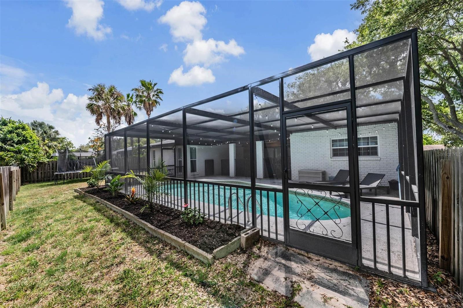 WESTLAKE VILLAGE SEC II - Residential