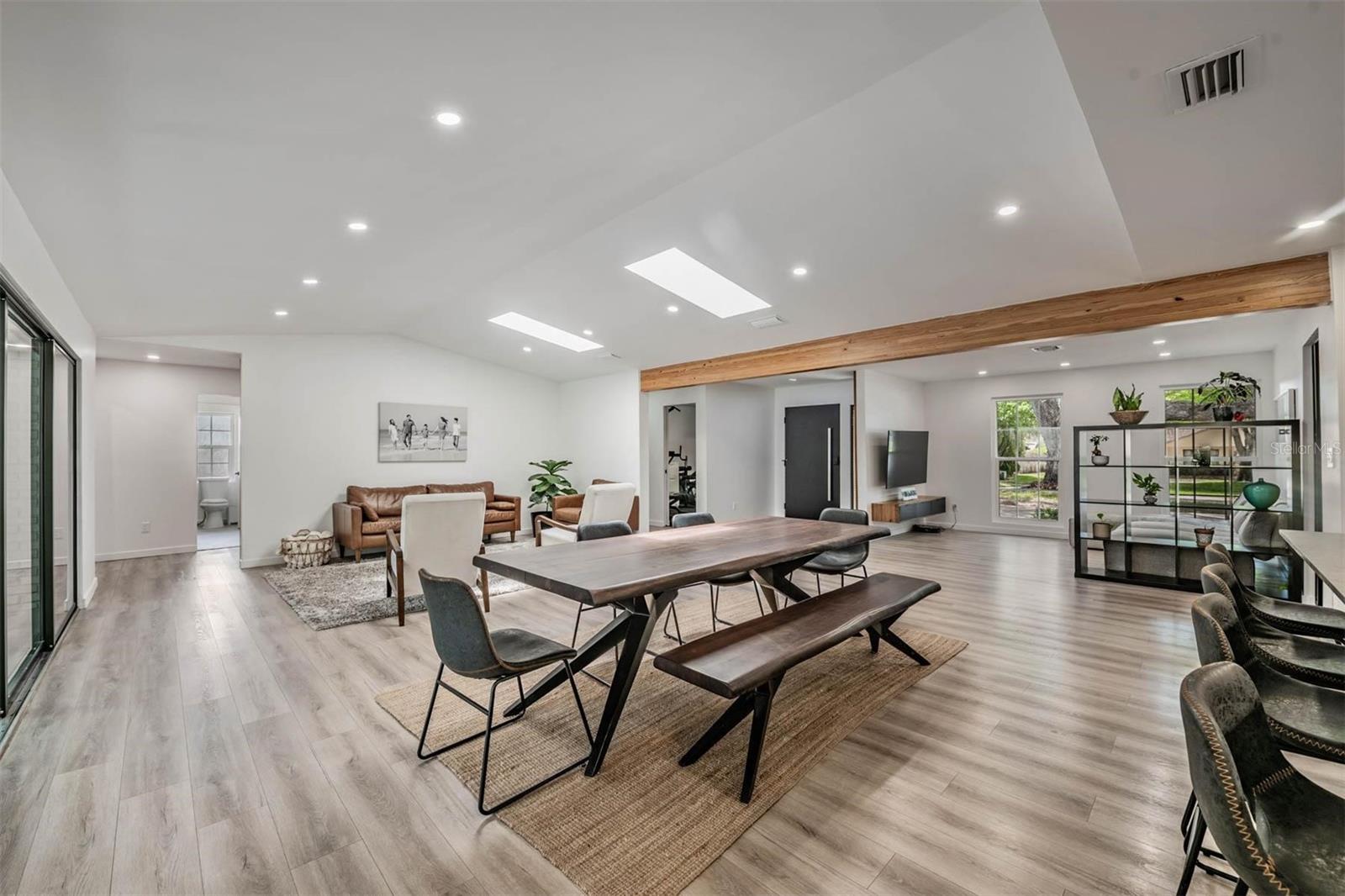 WESTLAKE VILLAGE SEC II - Residential