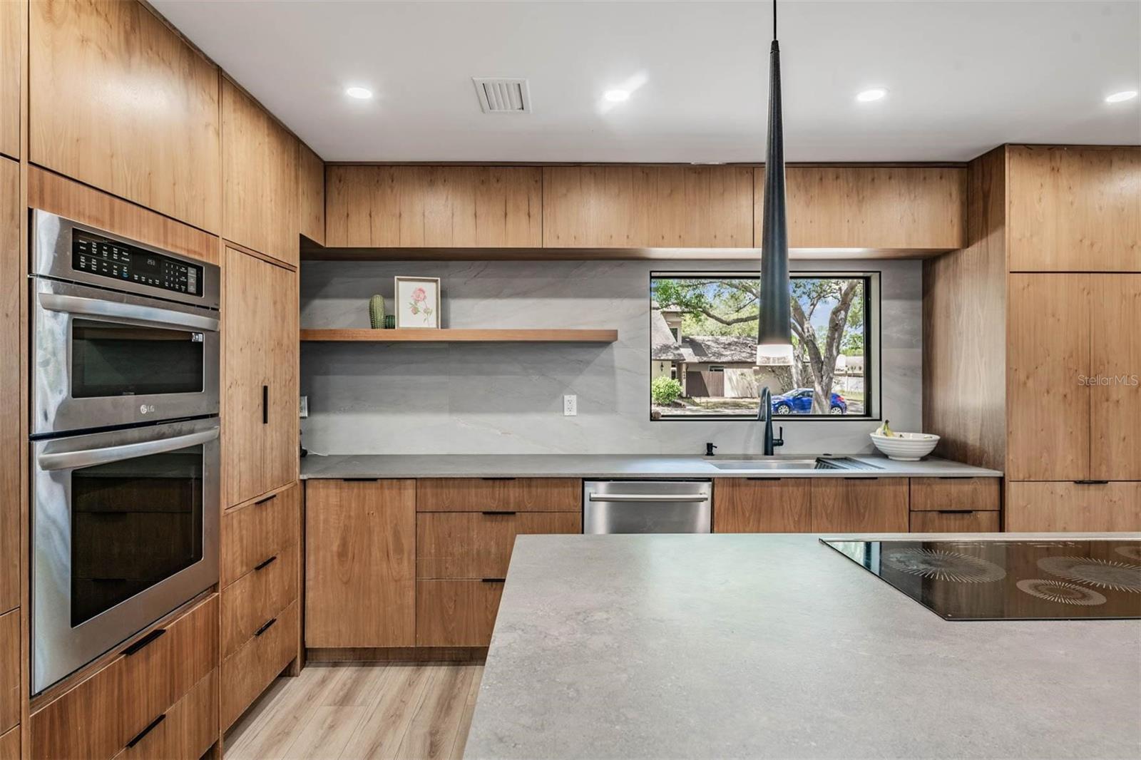 WESTLAKE VILLAGE SEC II - Residential