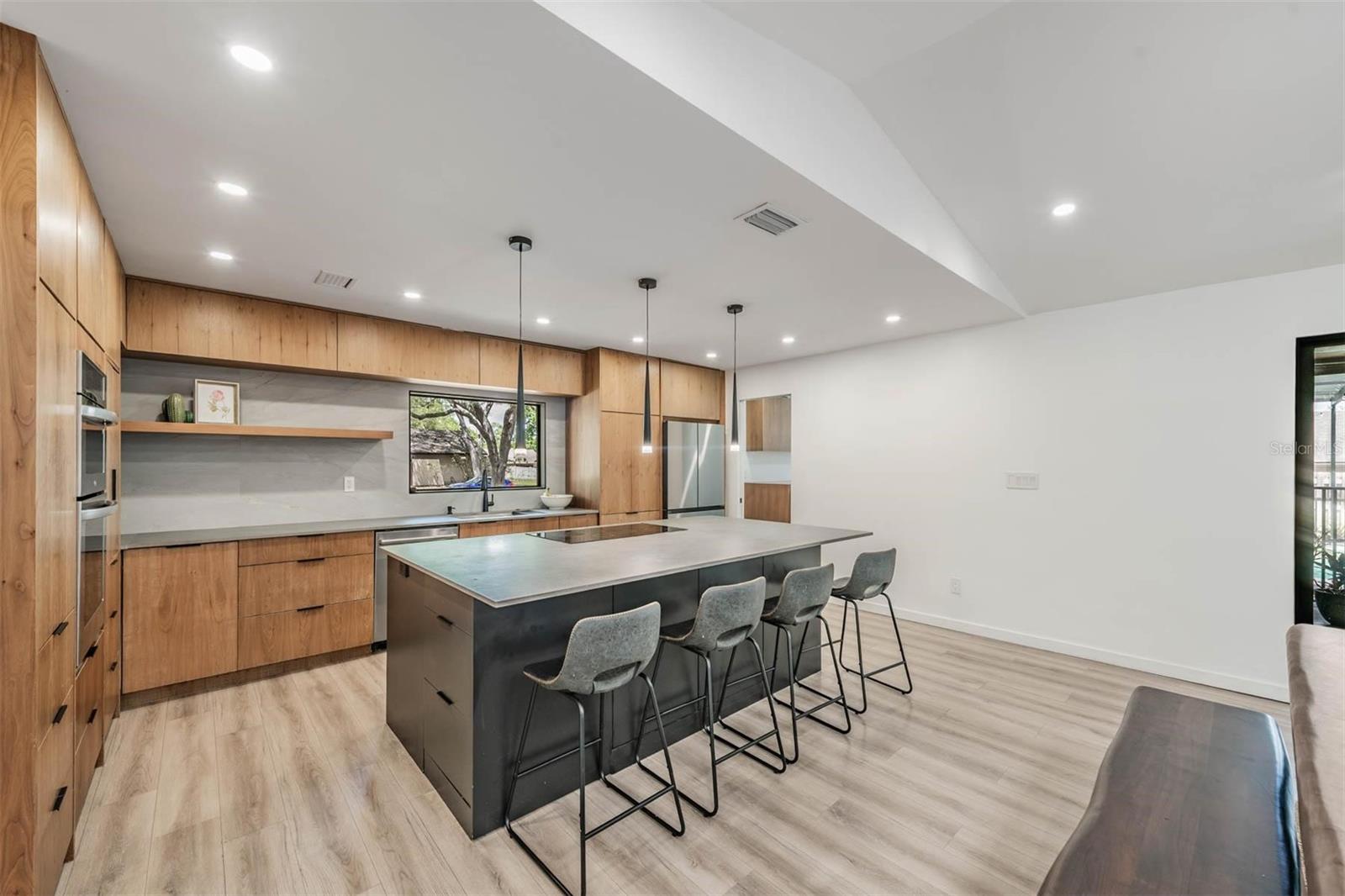 WESTLAKE VILLAGE SEC II - Residential