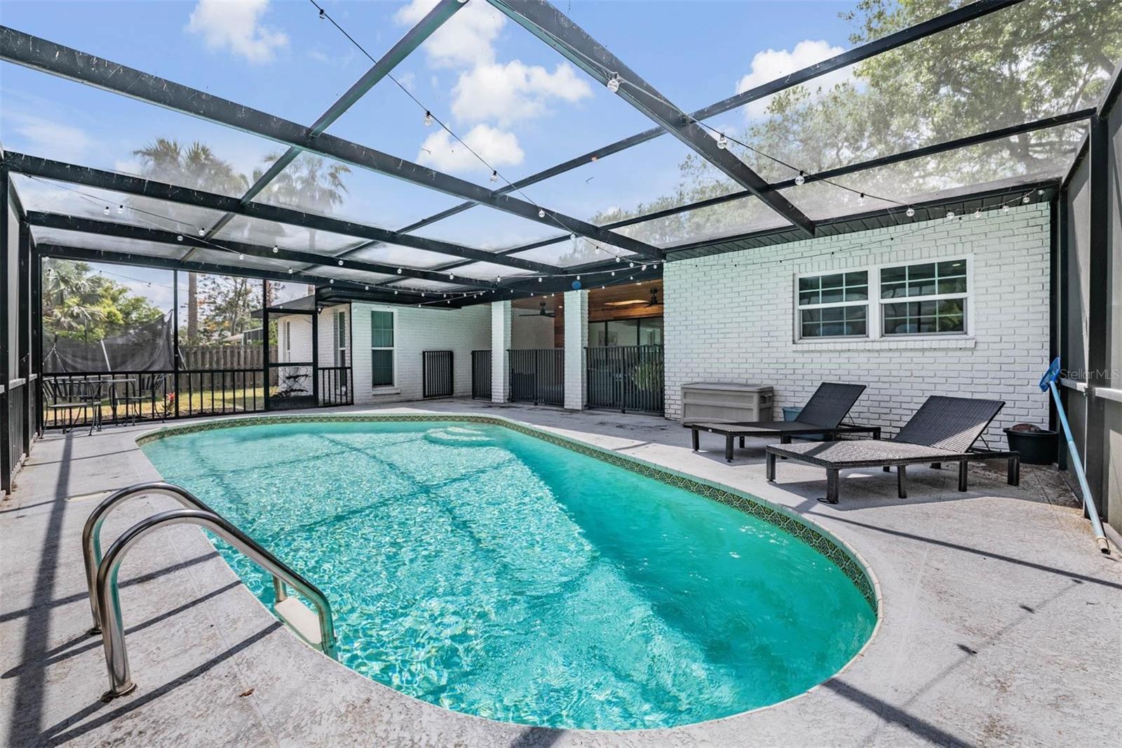 WESTLAKE VILLAGE SEC II - Residential