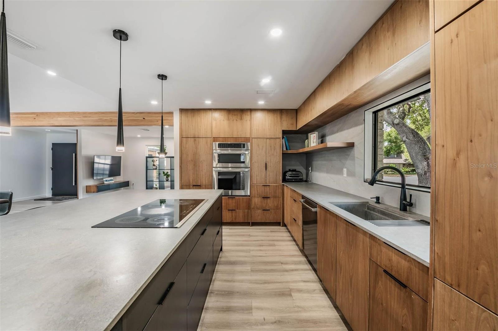 WESTLAKE VILLAGE SEC II - Residential