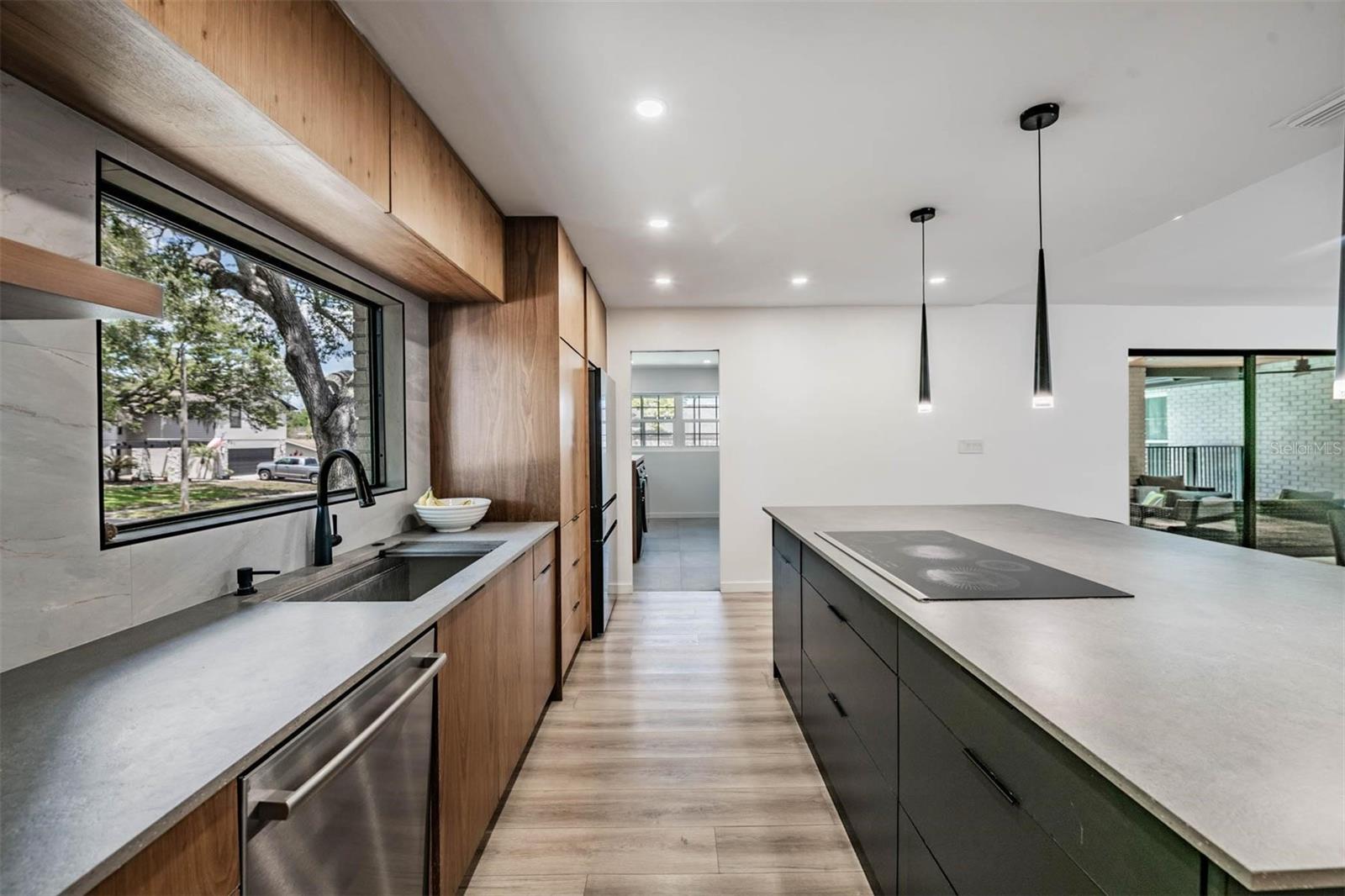 WESTLAKE VILLAGE SEC II - Residential