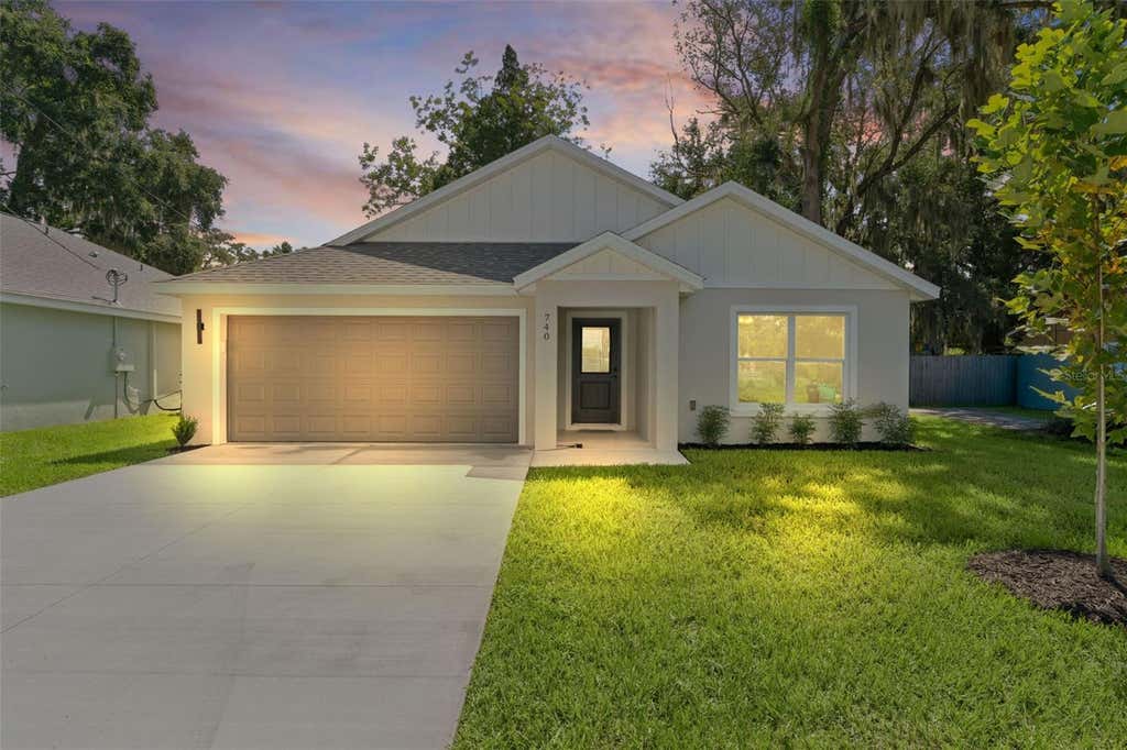 Photo of 740 Powell Street, Wildwood, FL 34785 (MLS # OM729905)