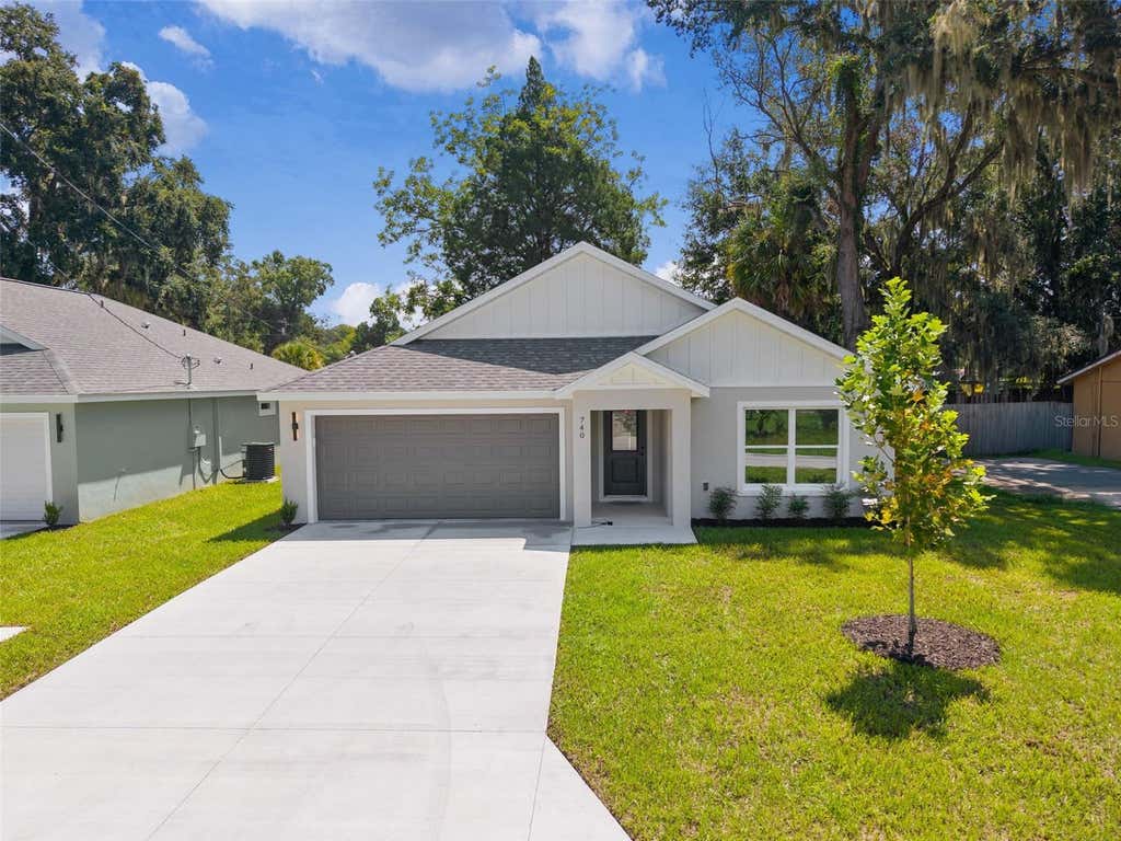 Photo of 740 Powell Street, Wildwood, FL 34785 (MLS # OM729905)