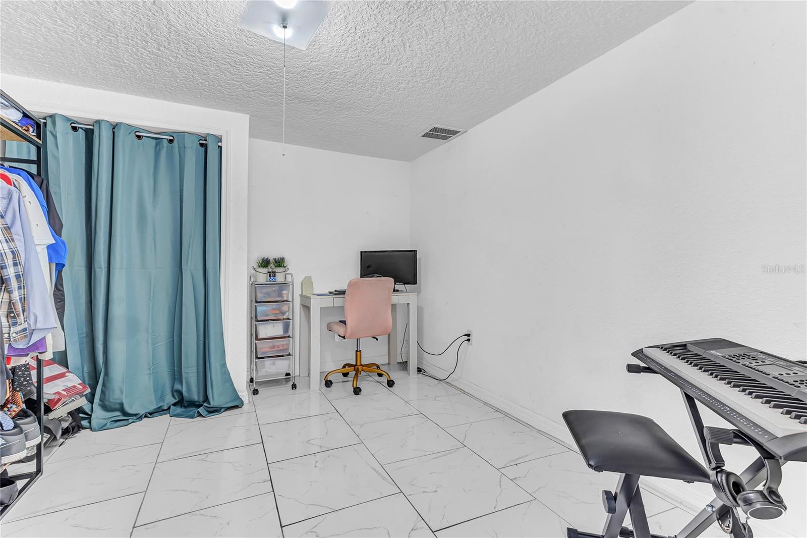 PARADISE HEIGHTS - Residential