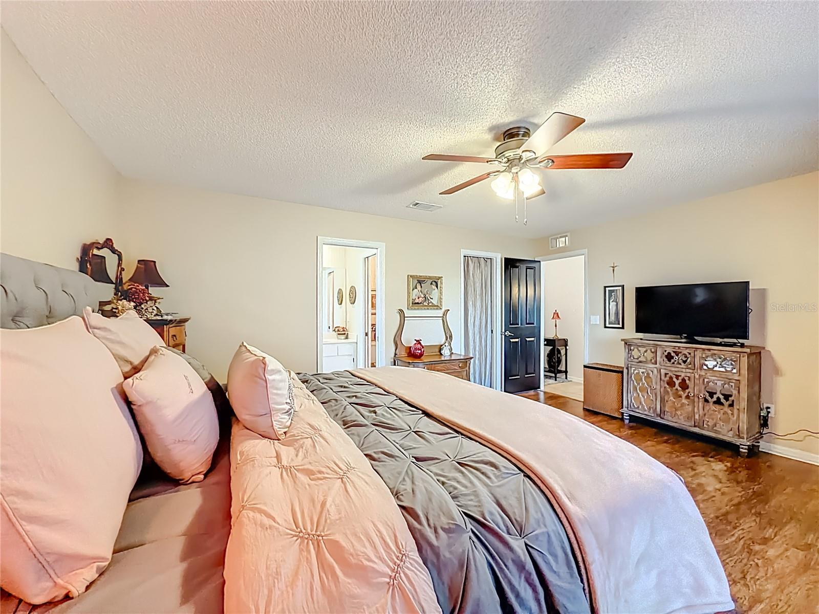 FOXBOROUGH FARMS - Residential