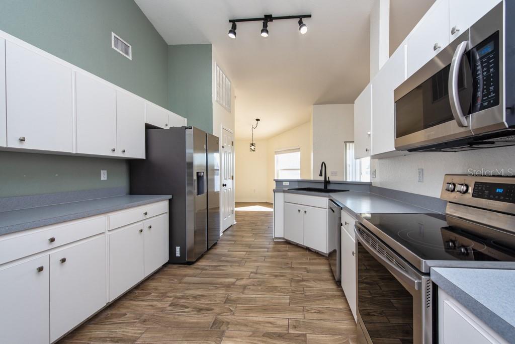 OAKFORD ESTATES - Residential