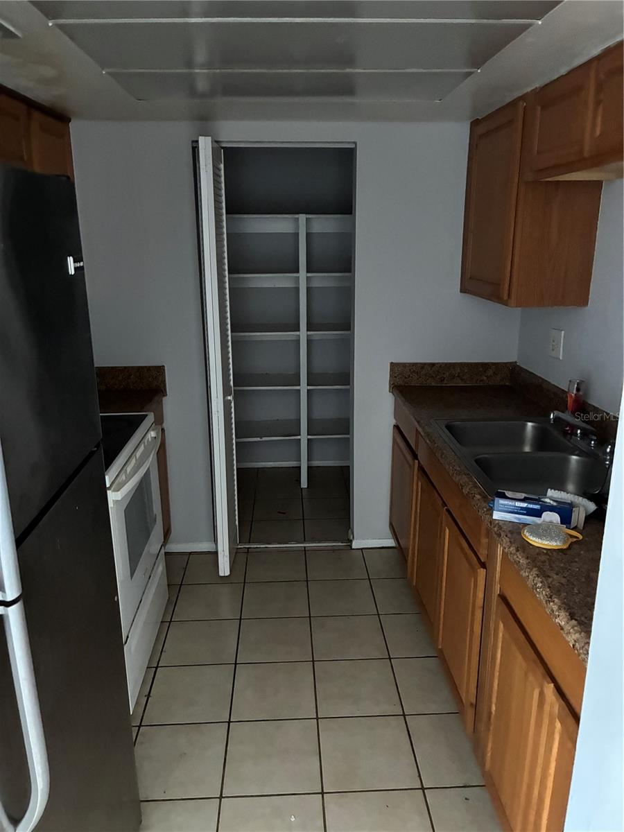 COMMODORE PLACE CONDO - Residential Lease