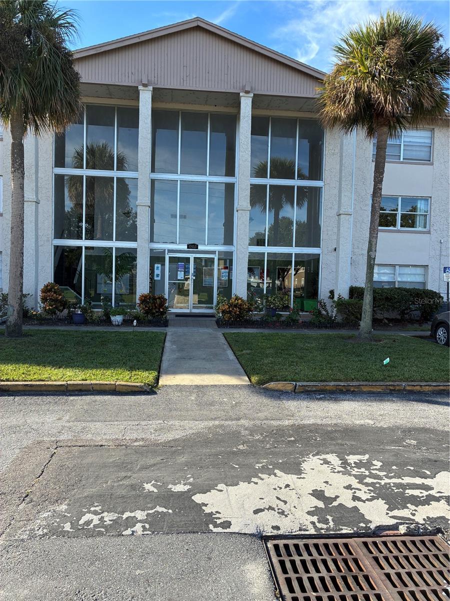 COMMODORE PLACE CONDO - Residential Lease