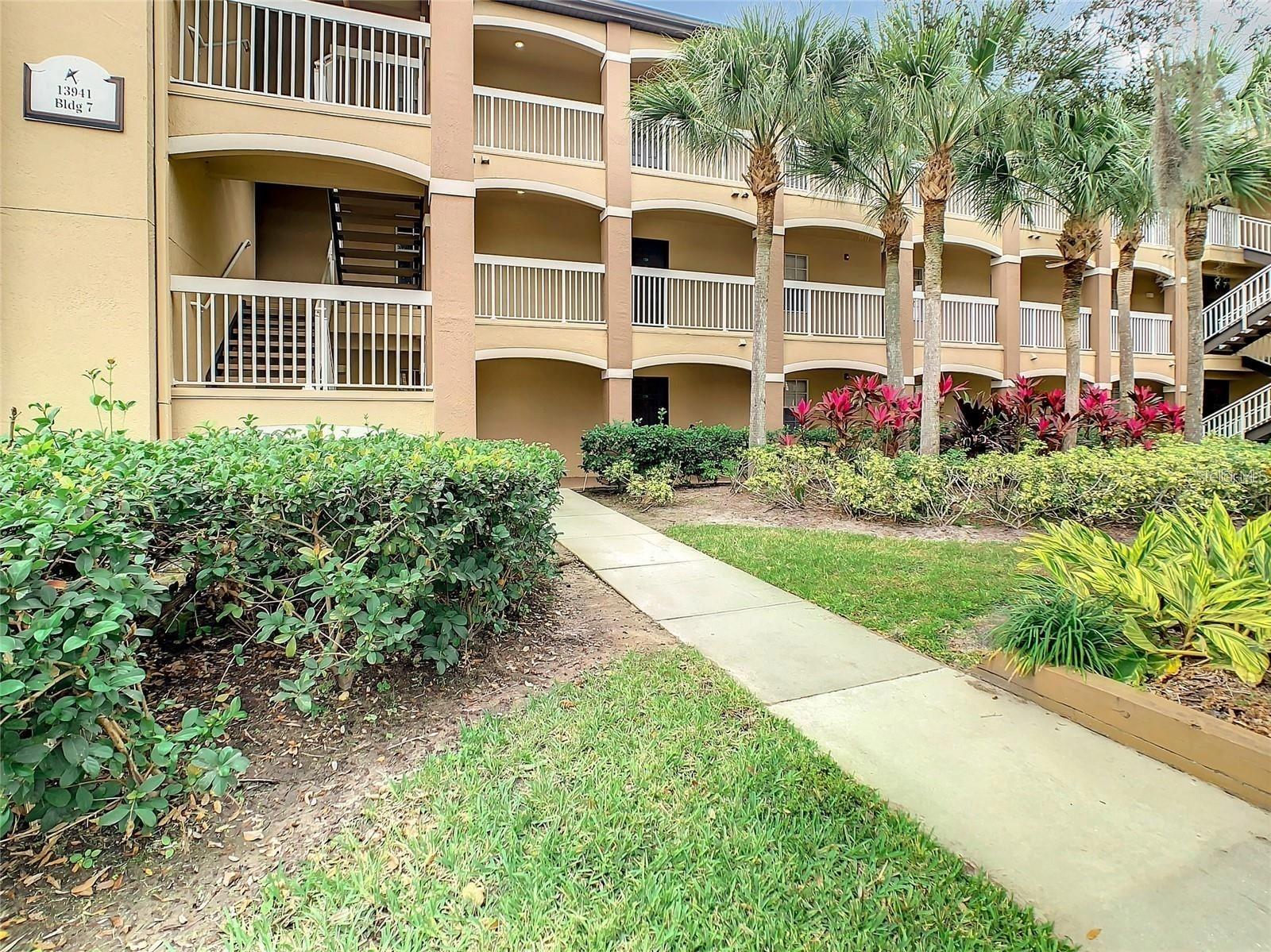 AUDUBON VILLAS AT HUNTERS CREEK CONDO - Residential