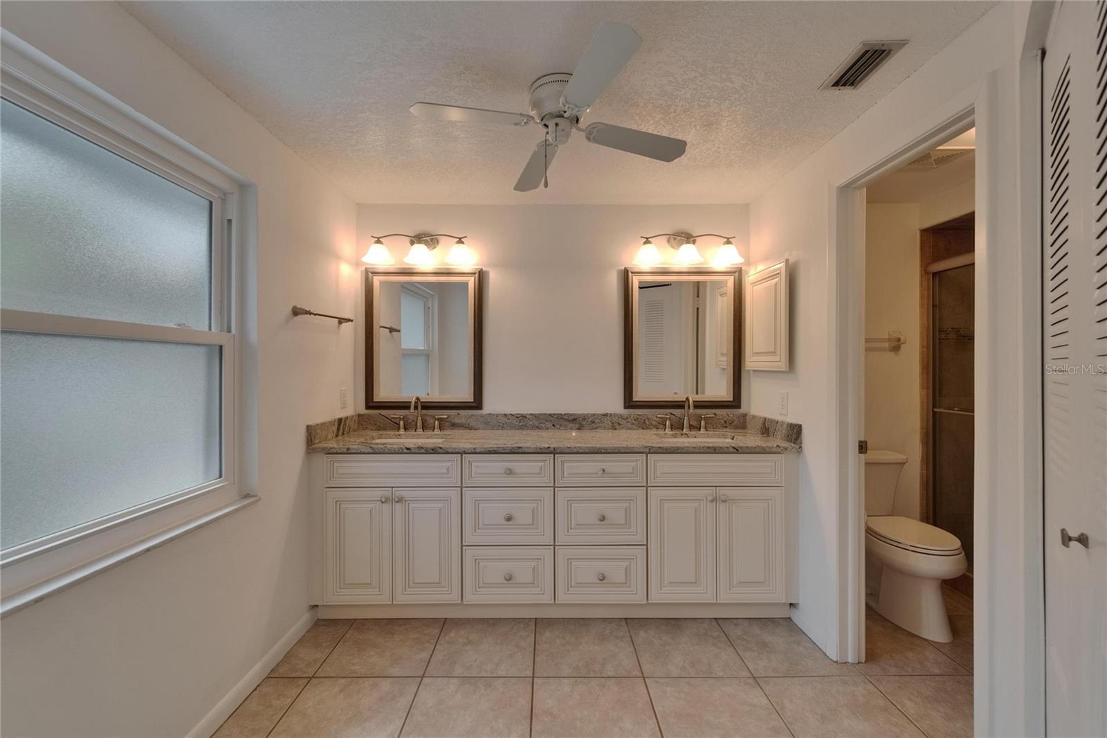 RIVER RUN UNIT II - Residential Lease