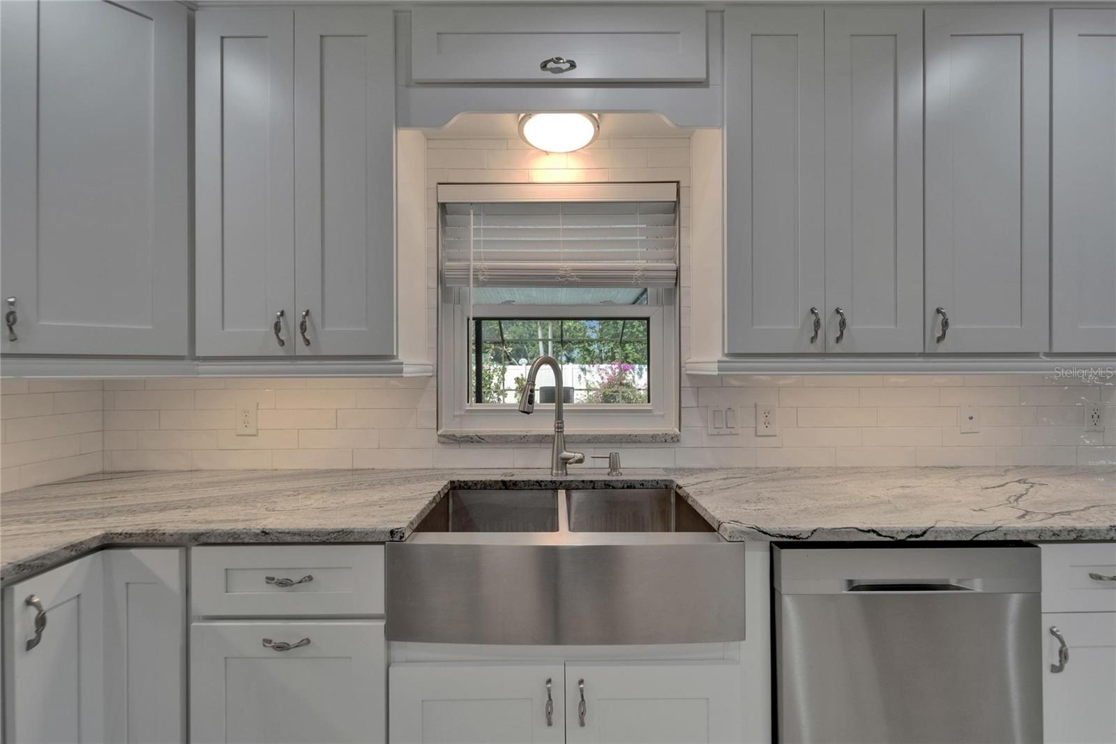 RIVER RUN UNIT II - Residential Lease