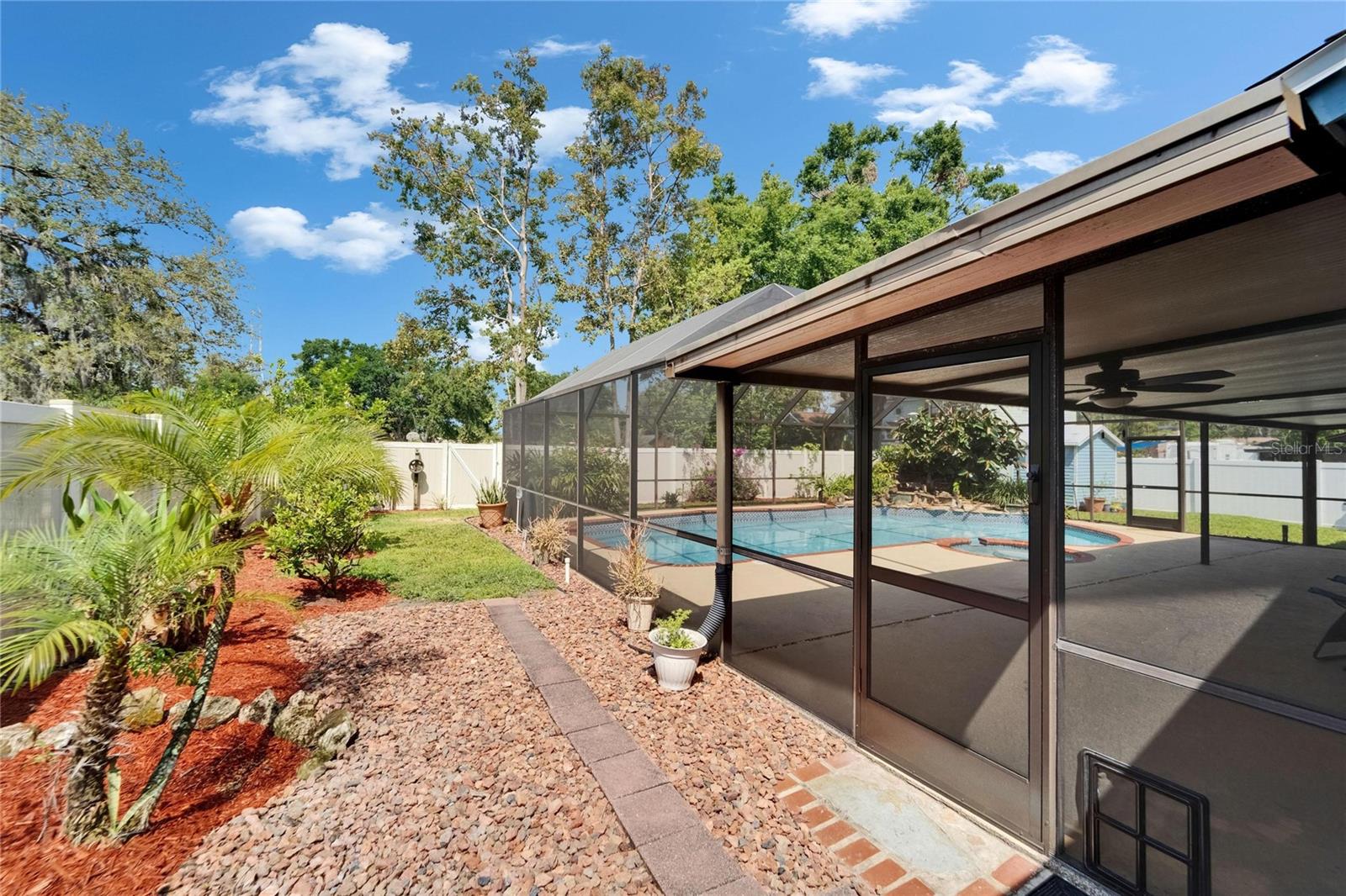 RIVER RUN UNIT II - Residential Lease